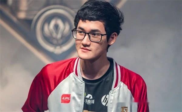 亚博体育官方网站-关于出色发挥引发热议！，Karsa在加拿大队比赛中出色发挥全场沸腾不已的信息-亚博体育官方网站