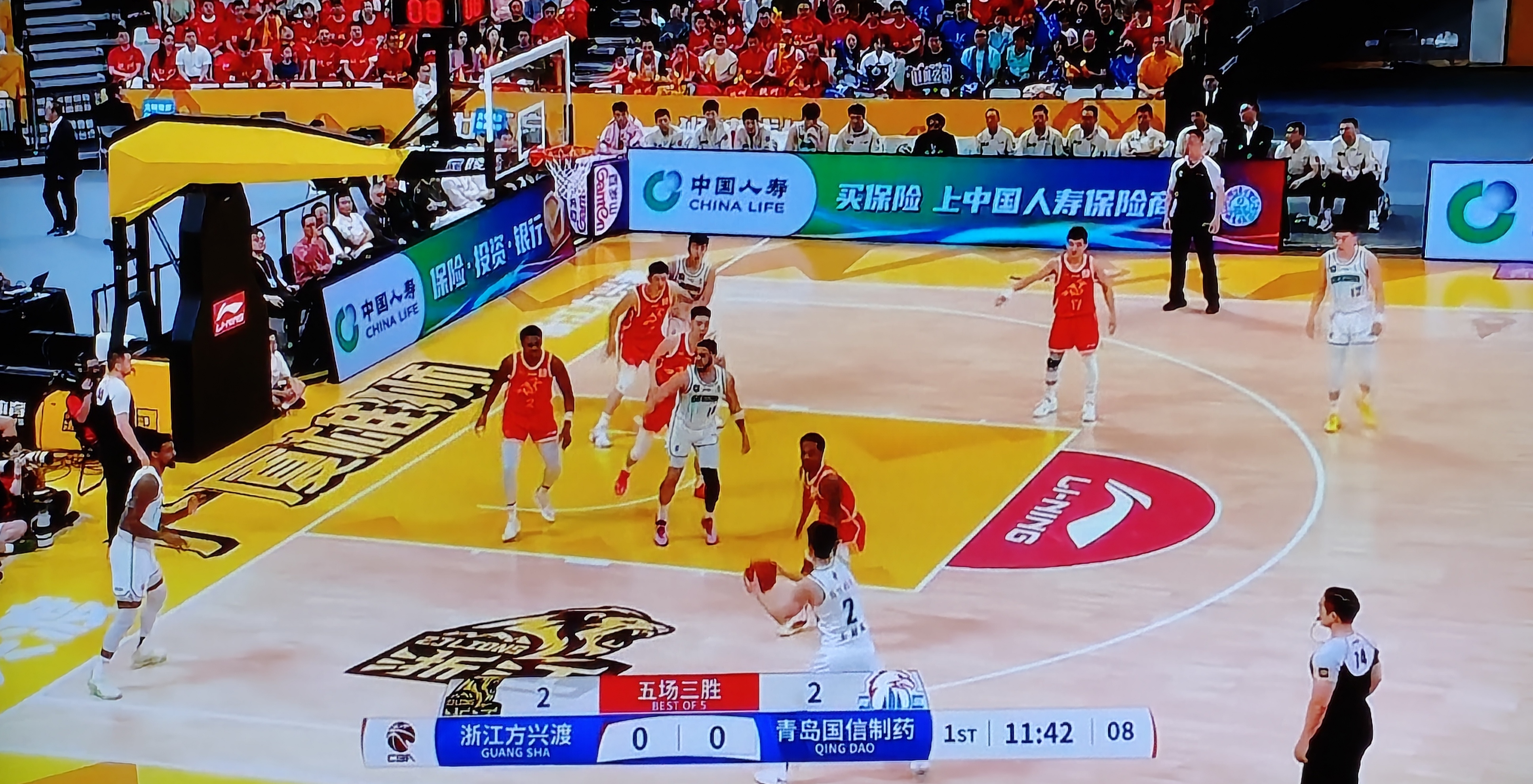 包含广州队发布备战花絮，冲刺阶段绝杀压哨，NBA季后赛任务艰巨，训练强度明显提升的词条