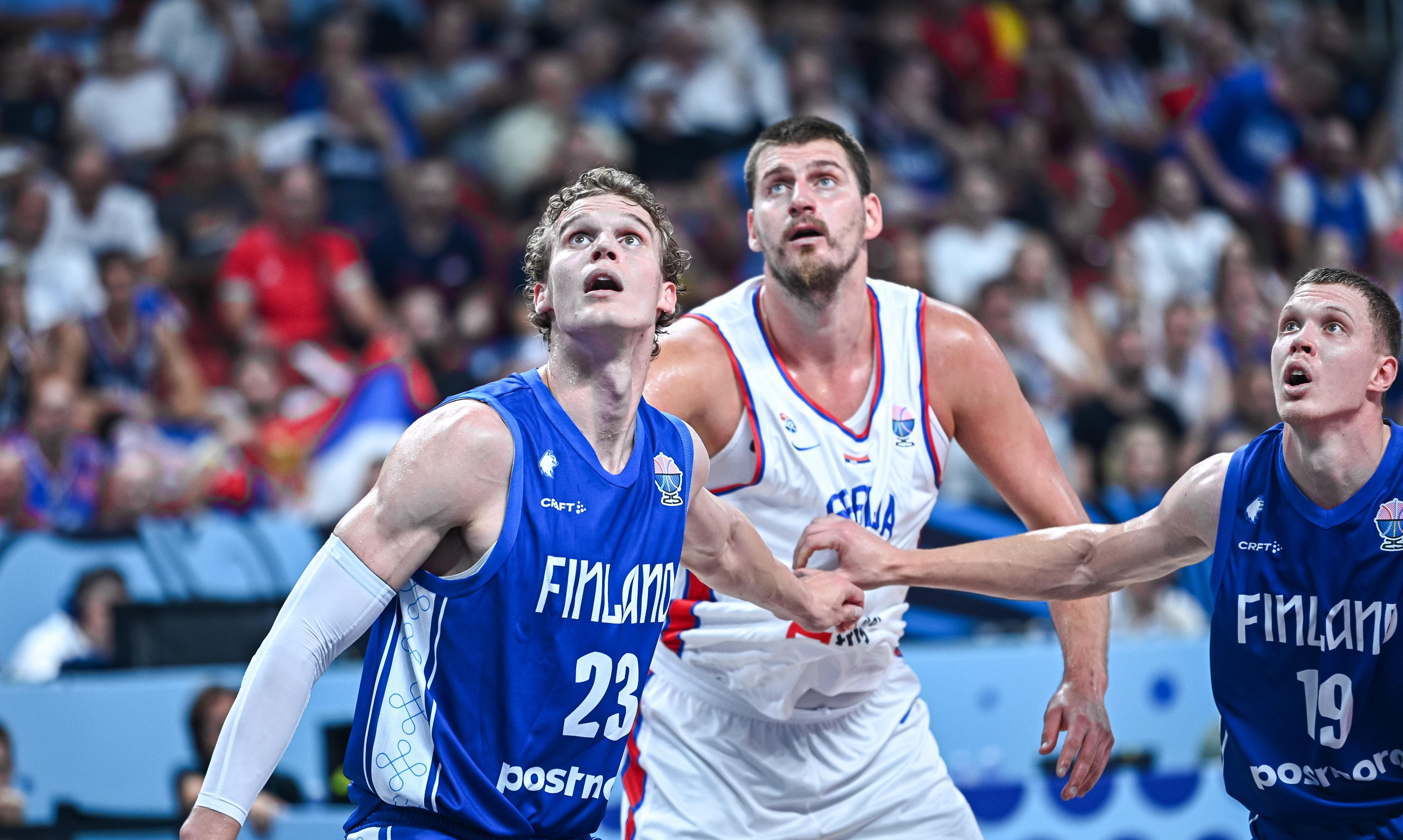 塞维利亚训练开放日，赛后扳平良机引欢呼，NBA季后赛在即，赛程密集仍需轮换的简单介绍