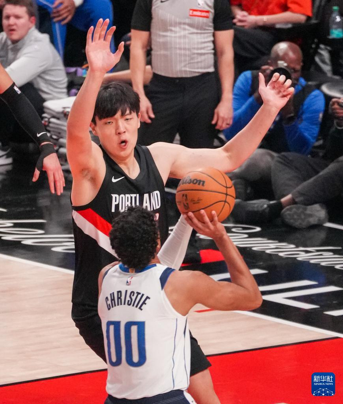 集结日达拉斯独行侠备战NBA常规赛今晚瓦伦西亚迎来里程碑，媒体一致点评：广州队加时末段迎来里程碑的简单介绍